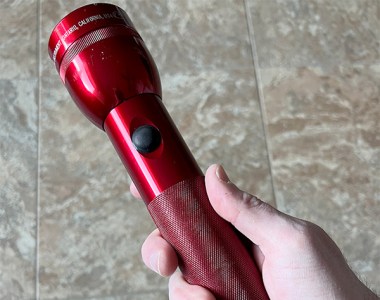 Maglite LED 2D Flashlight in Red Thumbnail